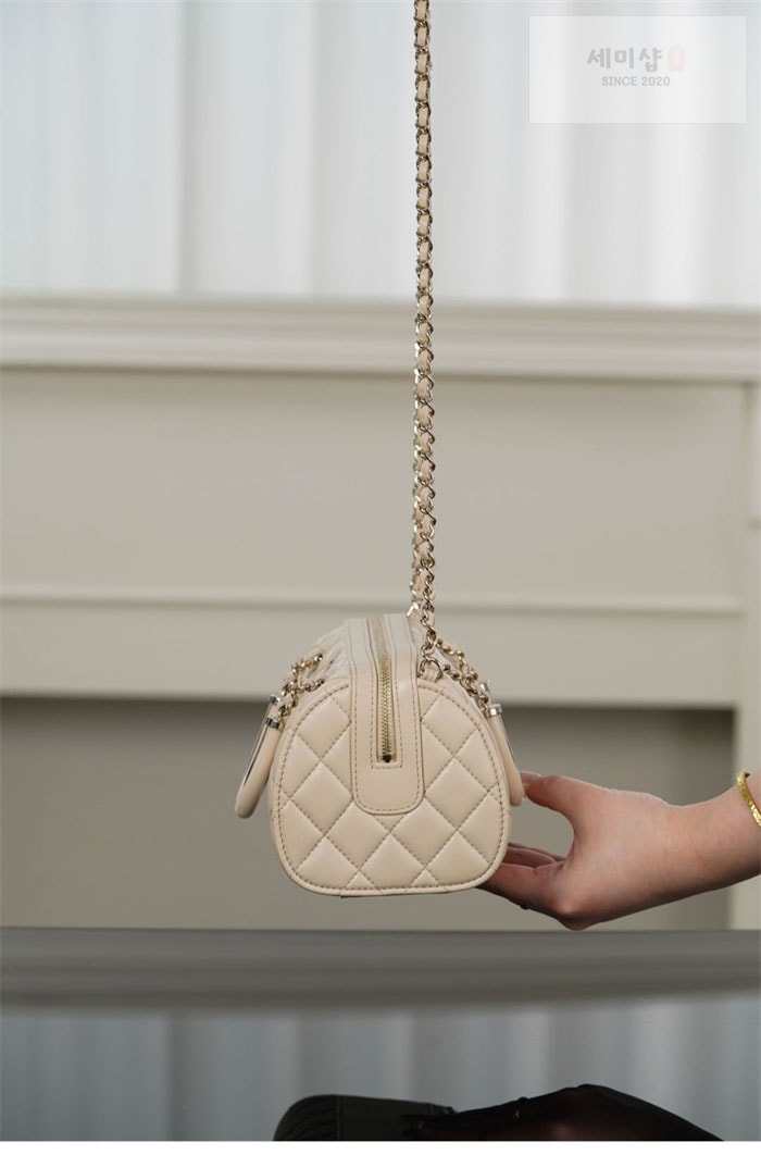 C H A N E L 샤넬 25c 체인 미니 볼링백 베이지 Bag 2번 이미지