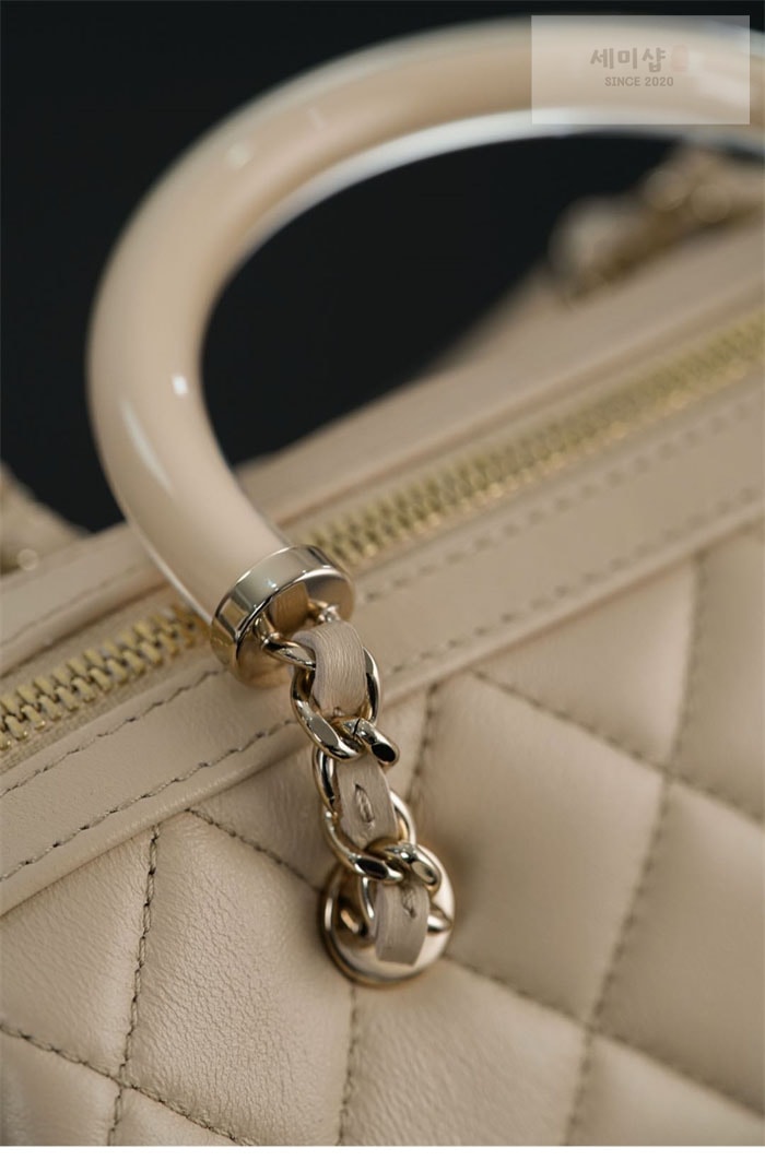 C H A N E L 샤넬 25c 체인 미니 볼링백 베이지 Bag 13번 이미지