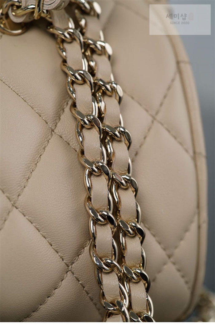 C H A N E L 샤넬 25c 체인 미니 볼링백 베이지 Bag 8번 이미지