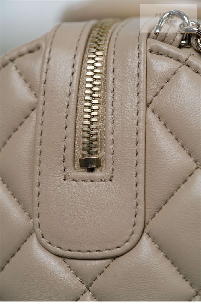 C H A N E L 샤넬 25c 체인 미니 볼링백 베이지 Bag 9번 이미지