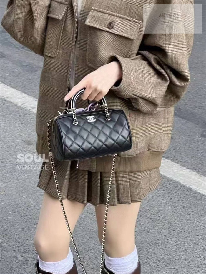 C H A N E L 샤넬 25c 체인 미니 볼링백 블랙 Bag 11번 이미지
