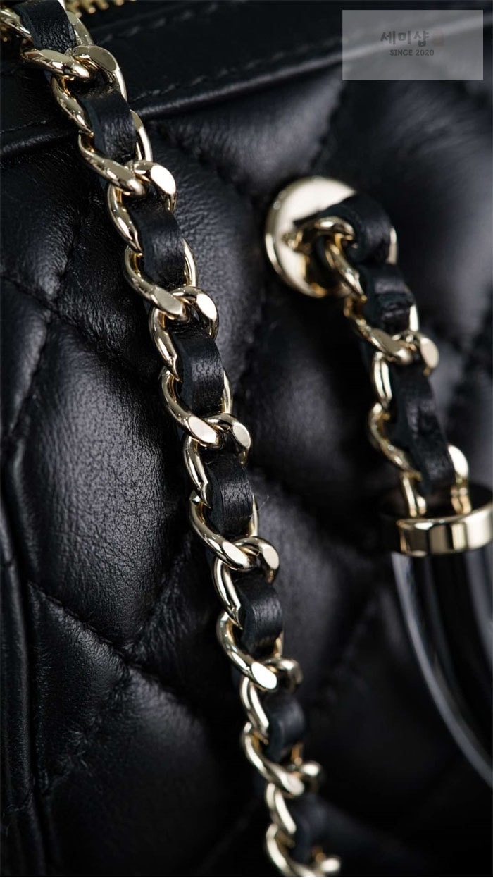 C H A N E L 샤넬 25c 체인 미니 볼링백 블랙 Bag 4번 이미지