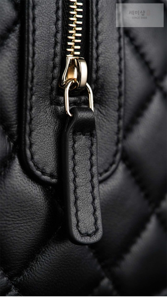 C H A N E L 샤넬 25c 체인 미니 볼링백 블랙 Bag 10번 이미지