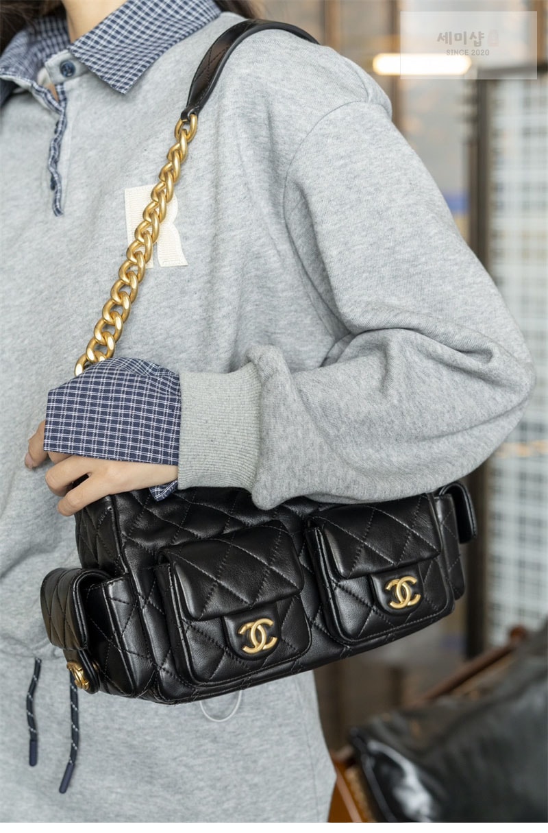 C H A N E L 샤넬 25c 크루즈 호보 백 스몰 골드메탈 블랙 블랙 Bag 4번 이미지