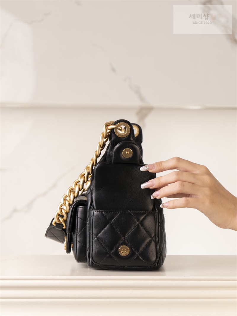 C H A N E L 샤넬 25c 크루즈 호보 백 스몰 골드메탈 블랙 블랙 Bag 18번 이미지