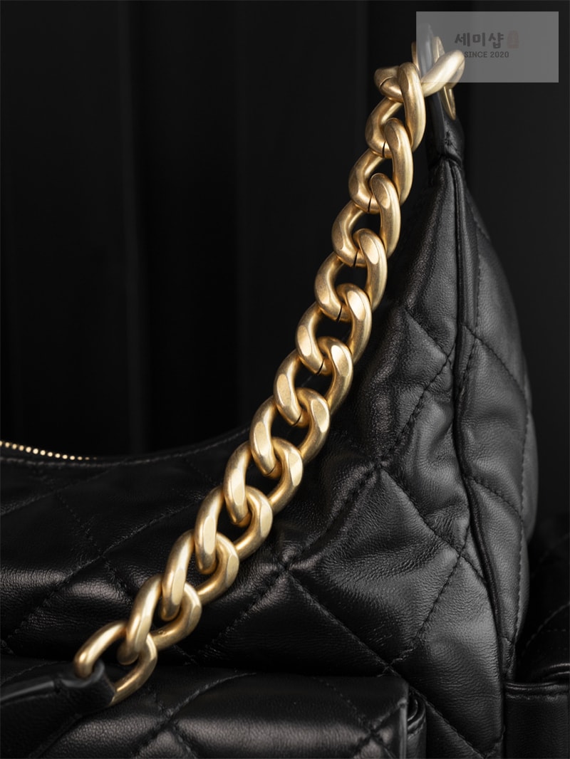C H A N E L 샤넬 25c 크루즈 호보 백 맥시 골드메탈 블랙 블랙 Bag 16번 이미지
