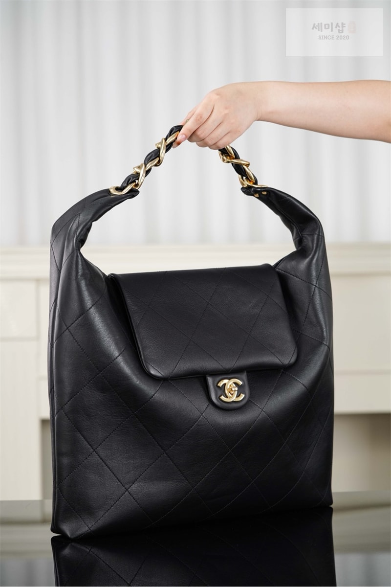 C H A N E L 샤넬 25k 맥시 호보 백 골드 메탈 블랙 블랙 Bag 10번 이미지