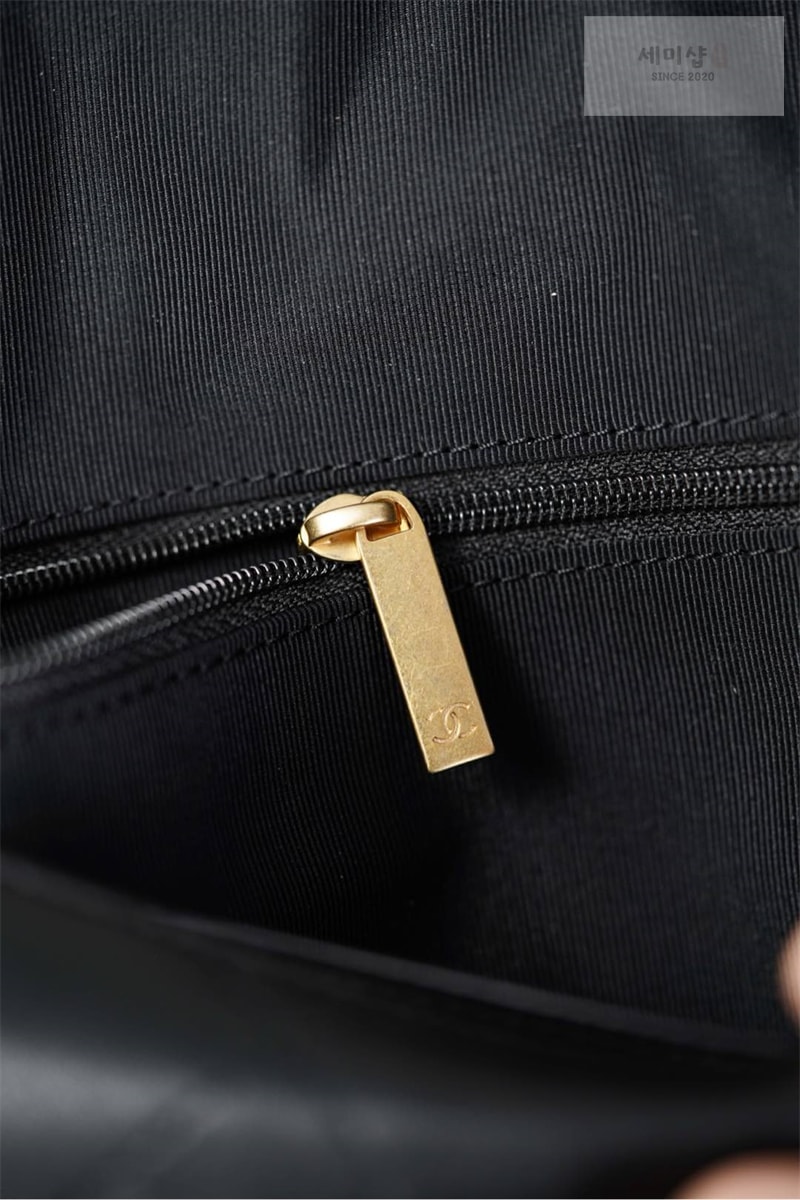 C H A N E L 샤넬 25k 맥시 호보 백 골드 메탈 블랙 블랙 Bag 14번 이미지