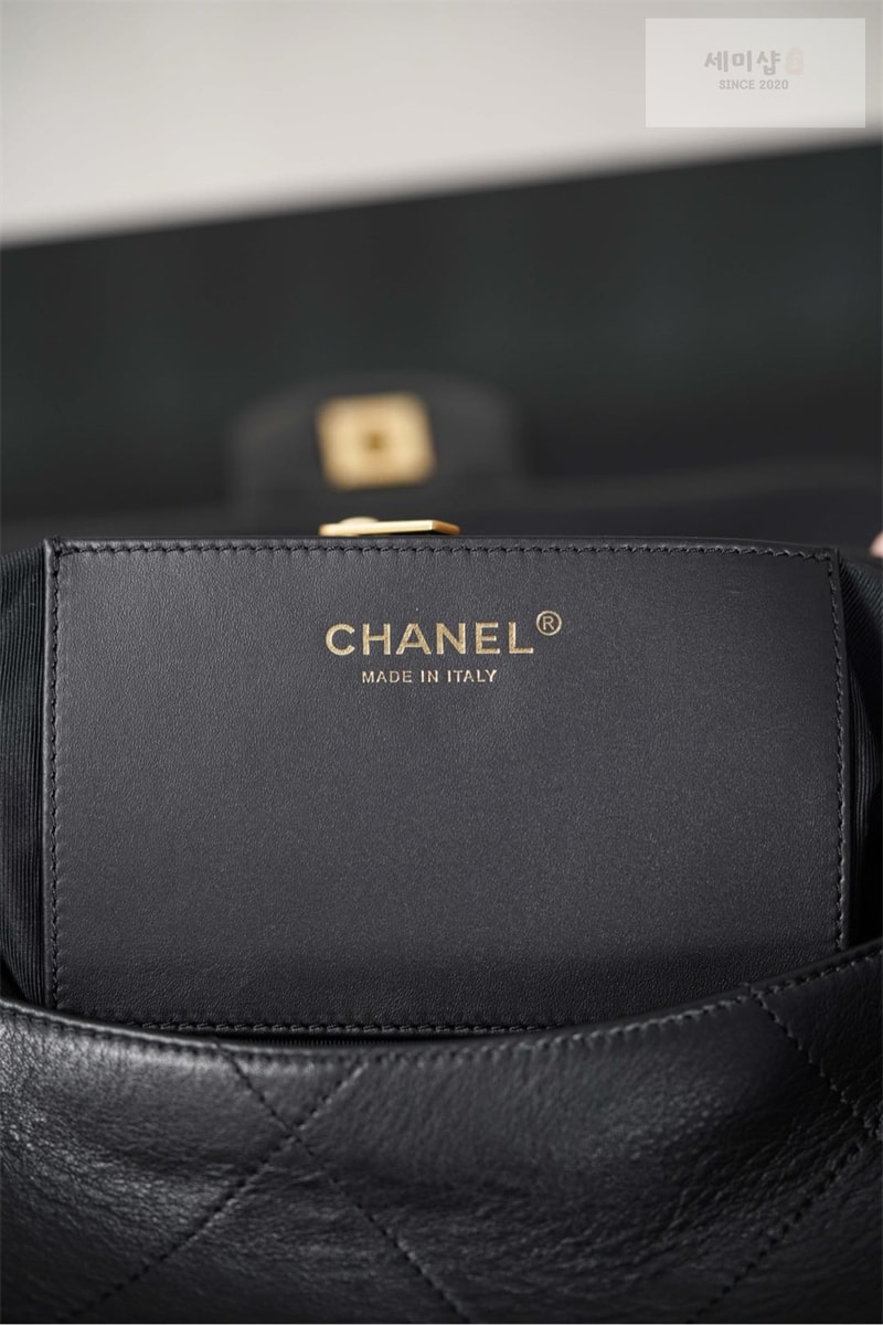 C H A N E L 샤넬 25k 맥시 호보 백 골드 메탈 블랙 블랙 Bag 21번 이미지