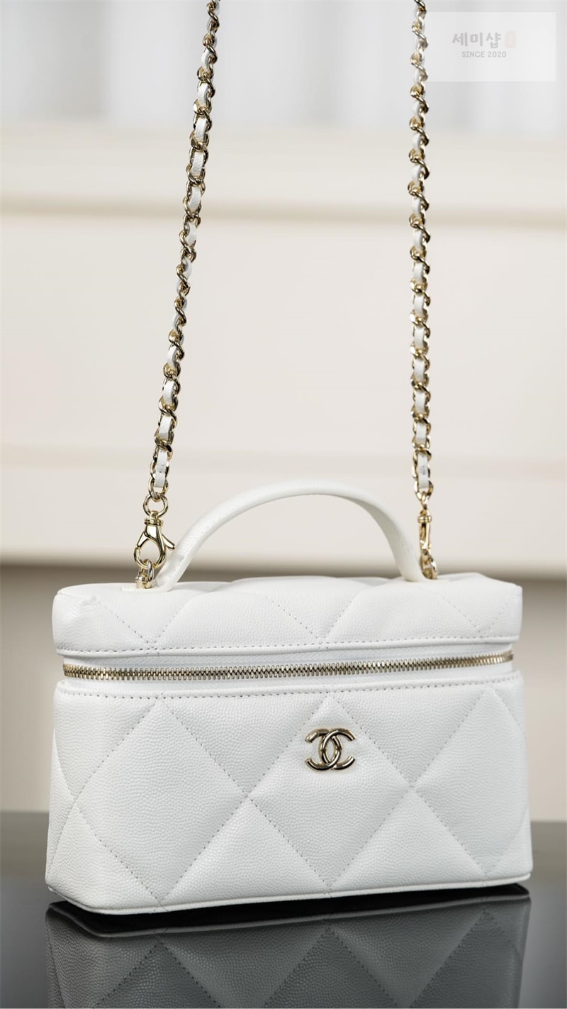 C H A N E L 샤넬 25k 직사각 베니티 케이스 캐비어 골드 메탈 화이트 화이트 Bag 13번 이미지