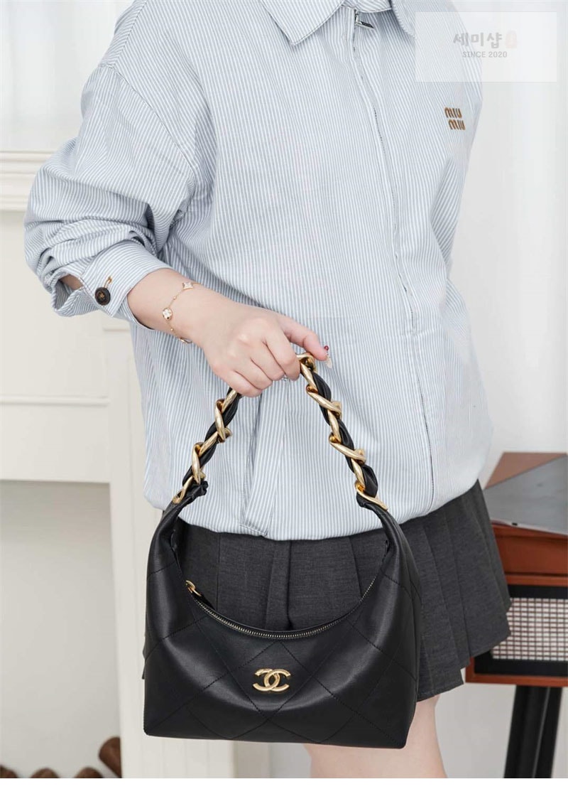 C H A N E L 샤넬 25k 호보백 블랙 골드 메탈 블랙 Bag 6번 이미지