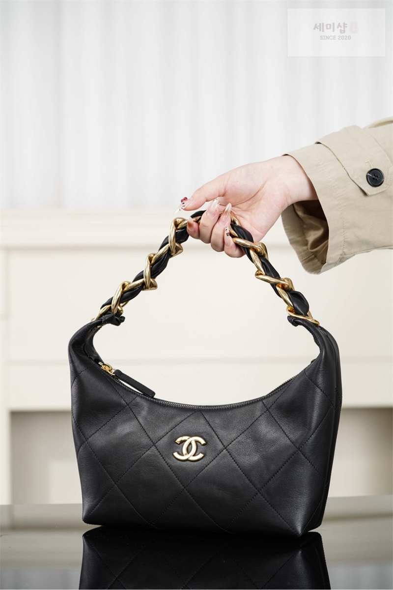 C H A N E L 샤넬 25k 호보백 블랙 골드 메탈 블랙 Bag 10번 이미지