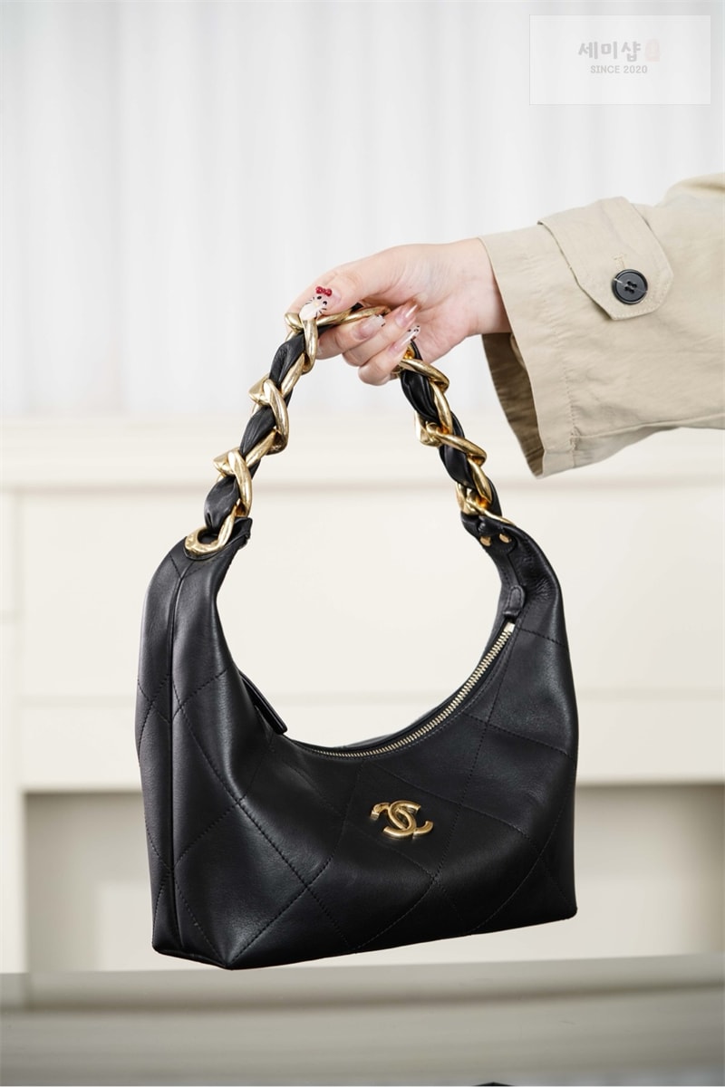 C H A N E L 샤넬 25k 호보백 블랙 골드 메탈 블랙 Bag 8번 이미지