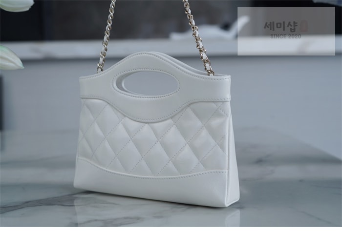 C H A N E L 샤넬 31 나노 숄더 핸드백 화이트 Bag 16번 이미지