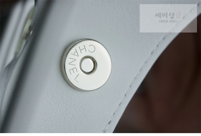 C H A N E L 샤넬 31 나노 숄더 핸드백 화이트 Bag 17번 이미지