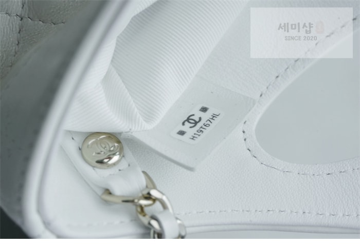 C H A N E L 샤넬 31 나노 숄더 핸드백 화이트 Bag 11번 이미지