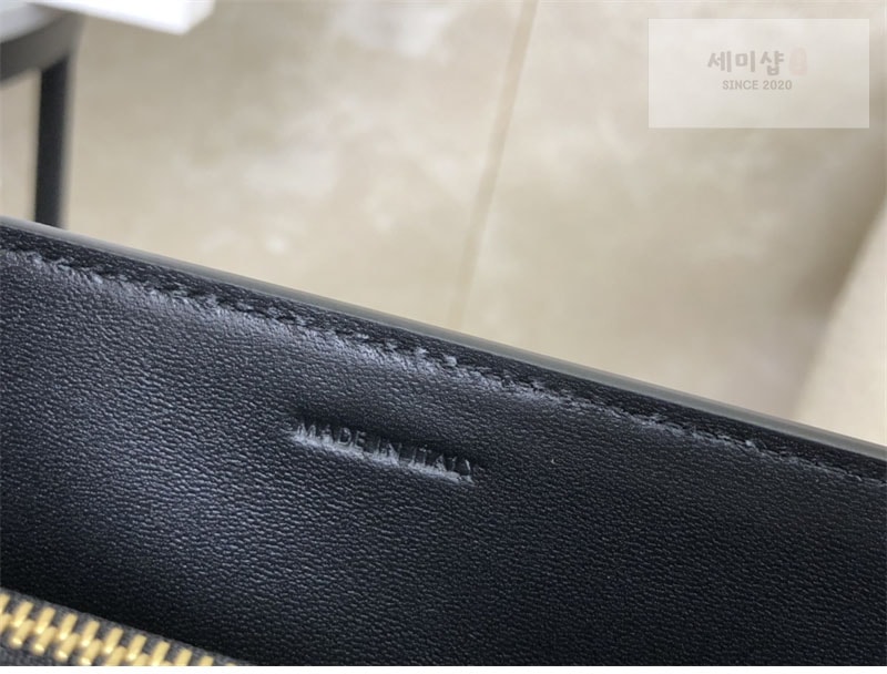 C E L I N E 셀린느 금장 체인 숄더백 샤이니 카프스킨 블랙 197413 Bag 2번 이미지