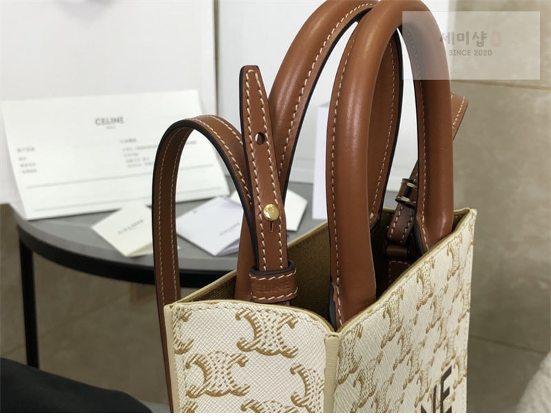 셀린느 셀린느 미니 버티컬 카바스 토트백 트리옹프 캔버스 194372 탄 Bag 33번 이미지