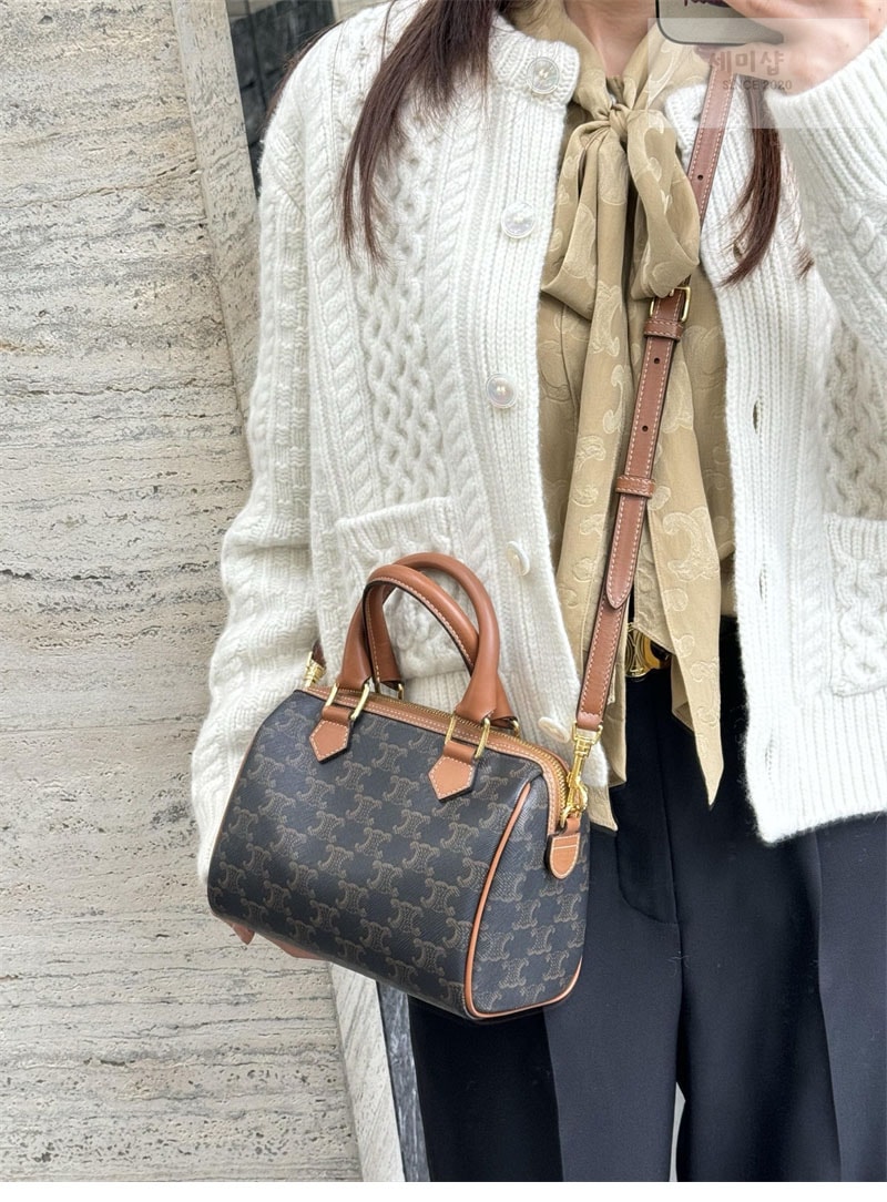 C E L I N E 셀린느 스몰 보스턴백 트리옹프 캔버스 탄 197582 Bag 2번 이미지