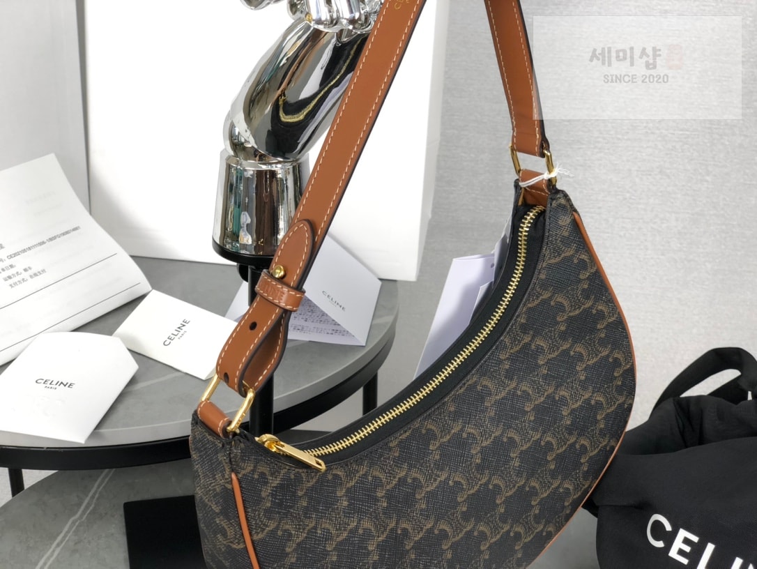C E L I N E 셀린느 트래오페 캔버스 아바 트리오페 캔버스 Bag 3번 이미지