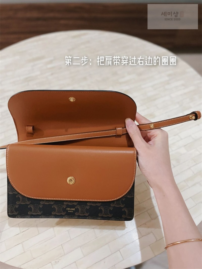 셀린느 셀린느 월렛 온 스트랩 크로스백 트리옹프 캔버스 10D852 Bag 19번 이미지