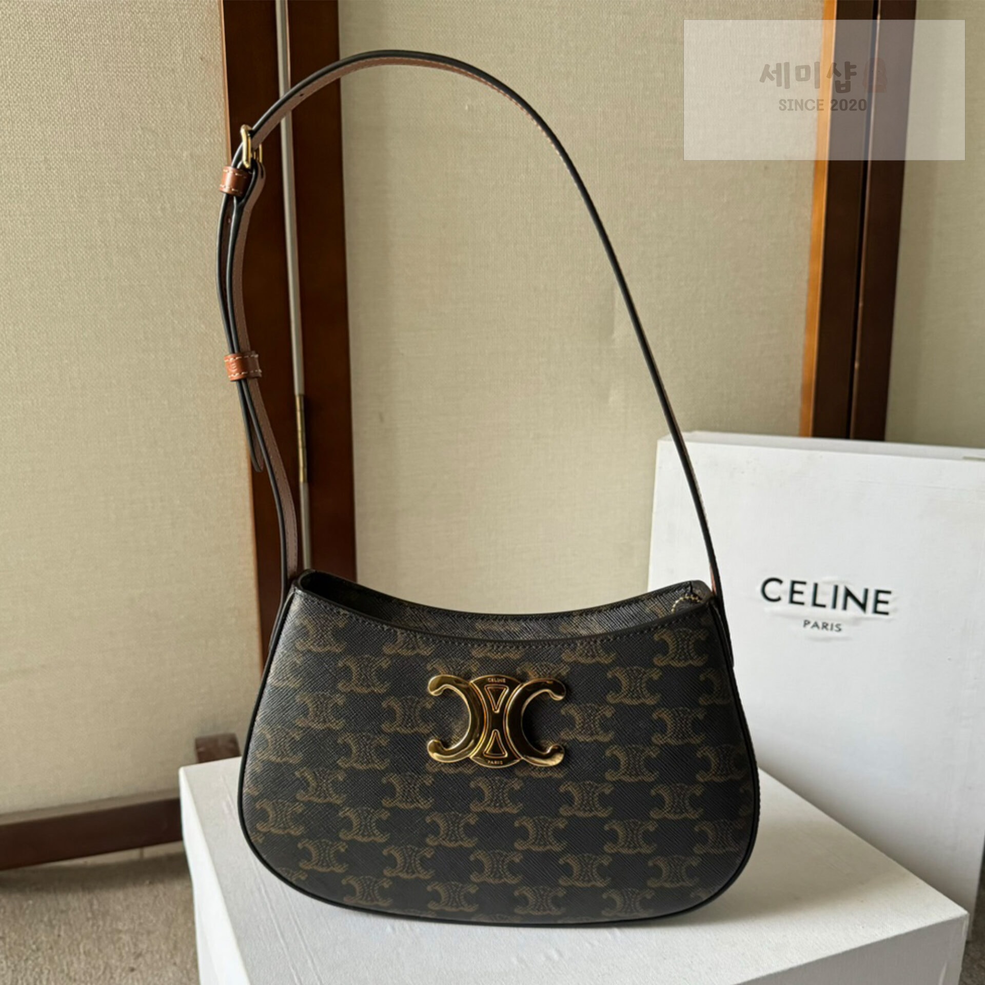 C E L I N E 셀린느 트리옹프 캔버스 미디엄 틸리 백 22*13.5*4CM Bag 1번 이미지