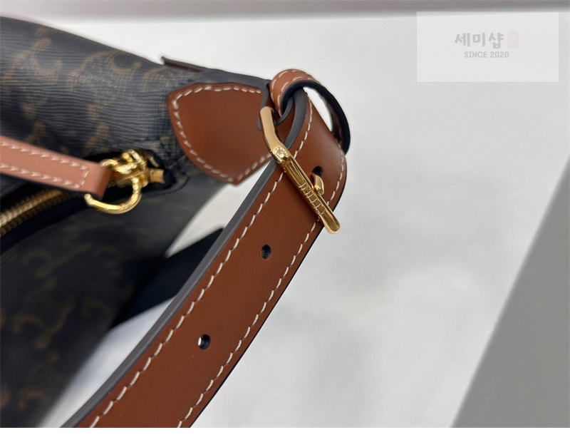 셀린느 셀린느 틴 룰루 숄더백 트리옹프 캔버스 120722 레플리카 19번 이미지 - Bag | 세미샵 레플리카 사이트