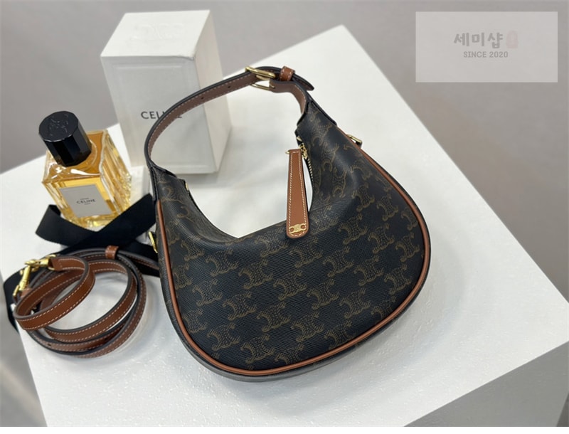 셀린느 셀린느 틴 룰루 숄더백 트리옹프 캔버스 120722 레플리카 17번 이미지 - Bag | 세미샵 레플리카 사이트