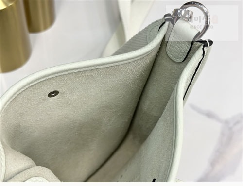 Hermes 에르메스 미니 에블린 16 Mini Evelyne 16 Bag 14번 이미지