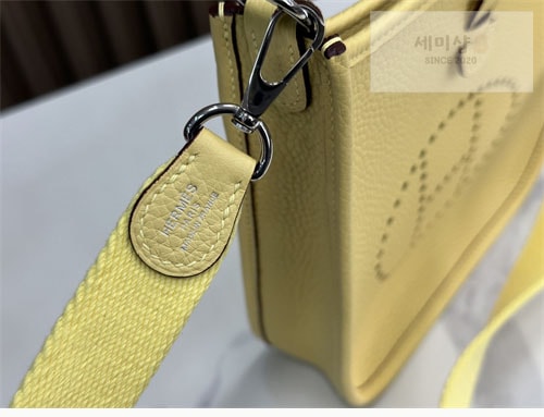 Hermes 에르메스 미니 에블린 16 Mini Evelyne 16 Bag 4번 이미지