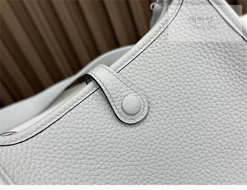Hermes 에르메스 미니 에블린 16 Mini Evelyne 16 Bag 14번 이미지