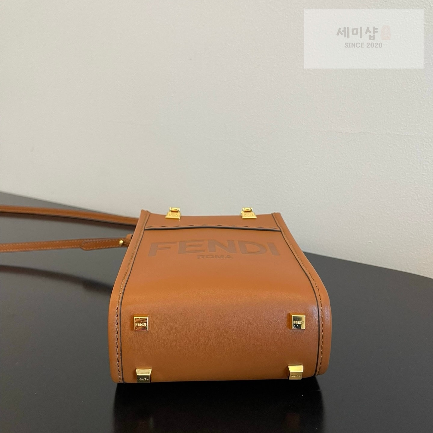 펜디 펜디 미니 션샤인 쇼퍼백 카멜 Bag 4번 이미지