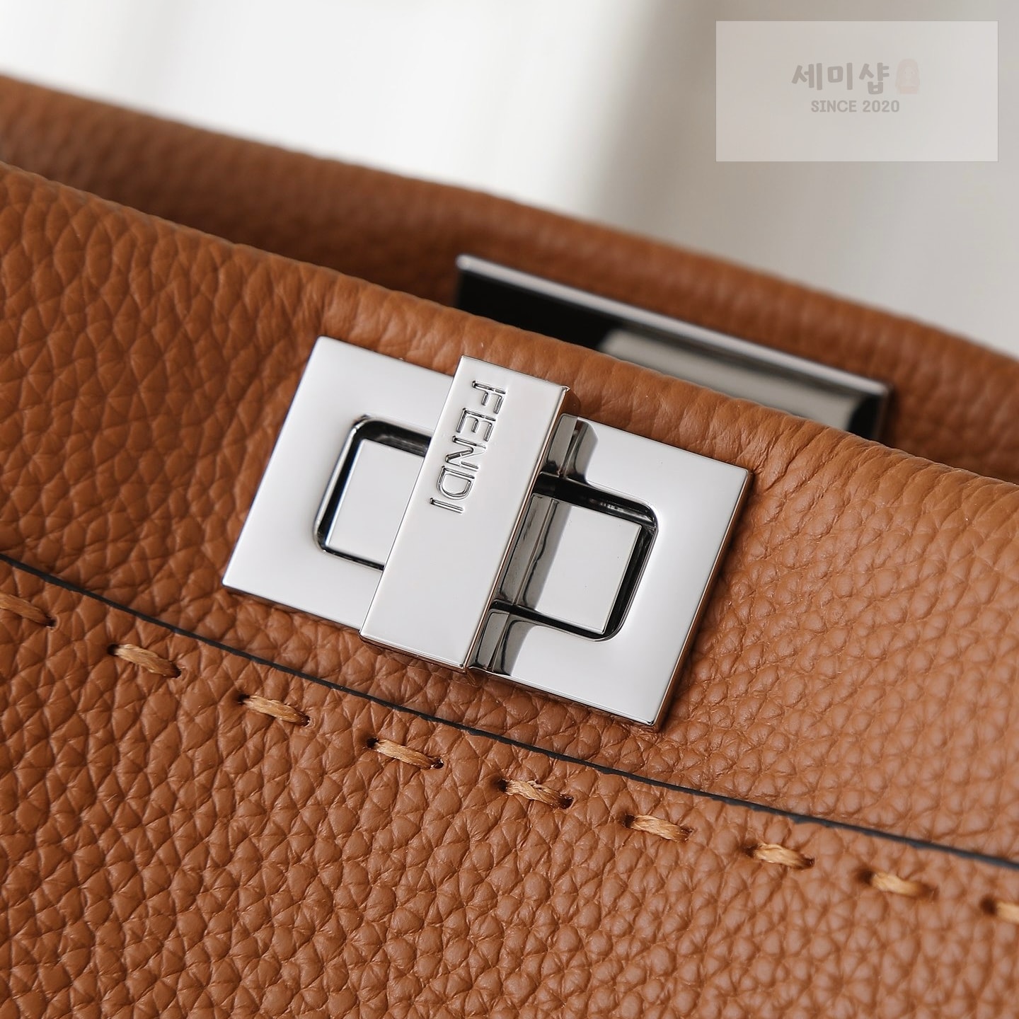펜디 펜디 미니 피카부 아이씨 유 탄(브라운) Bag 5번 이미지
