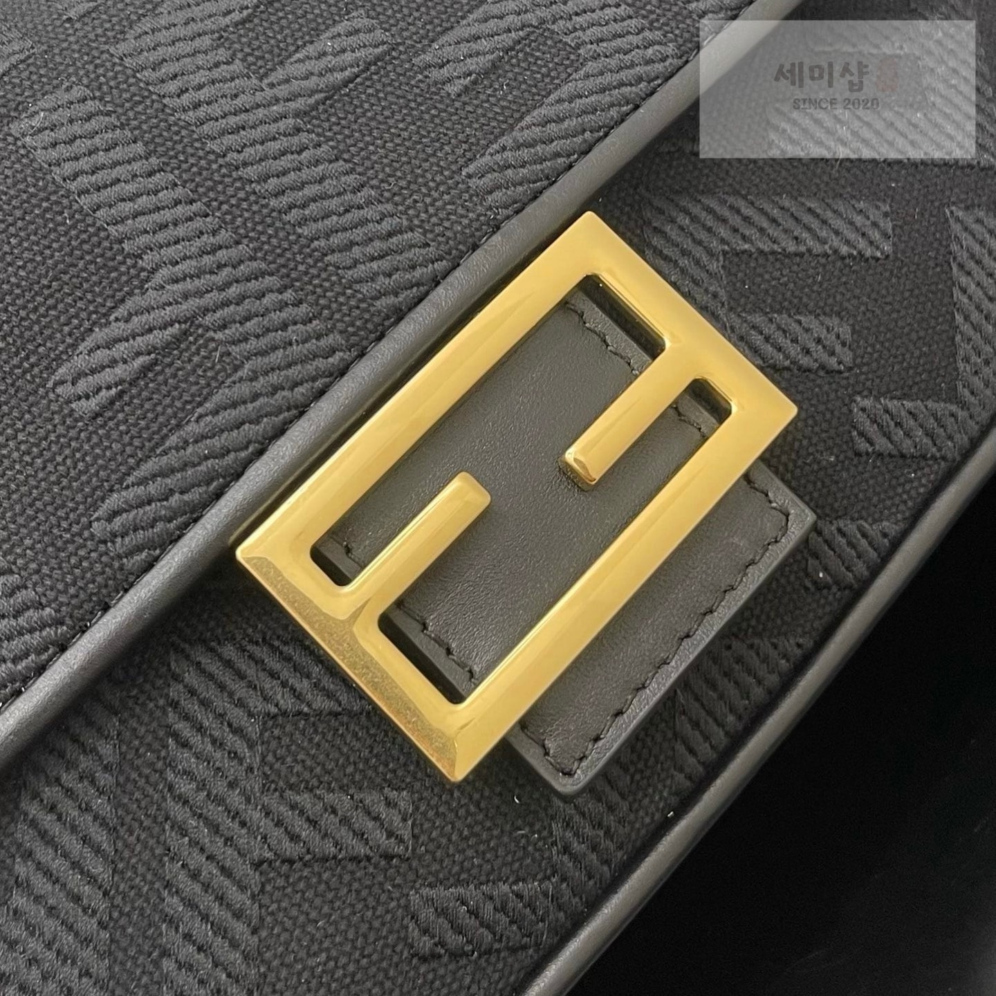 펜디 펜디 미디움 바게뜨 FF 3D 엠보스드 블랙 자카드 패브릭 Bag 5번 이미지
