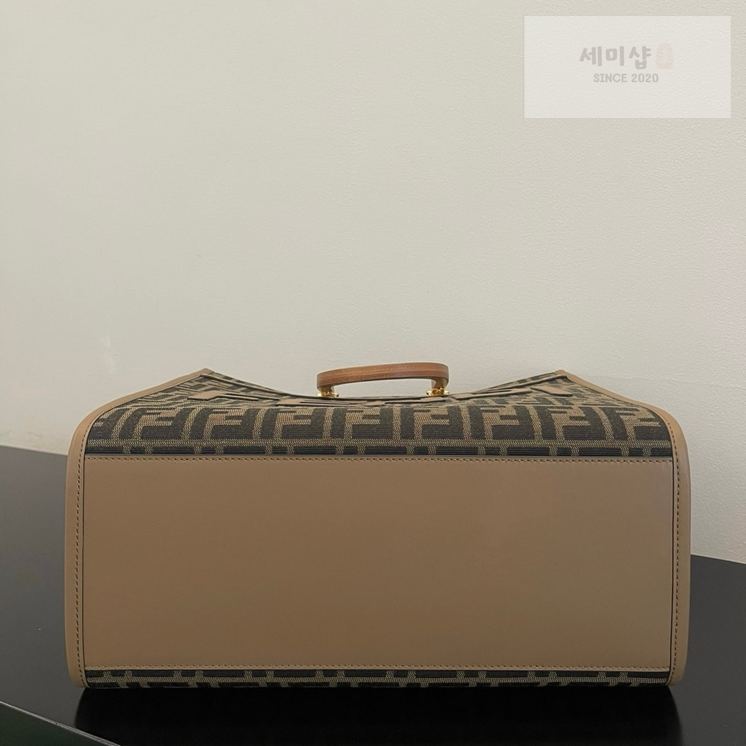 펜디 펜디 미디움 션샤인 쇼퍼백 FF 모노그램 Bag 4번 이미지