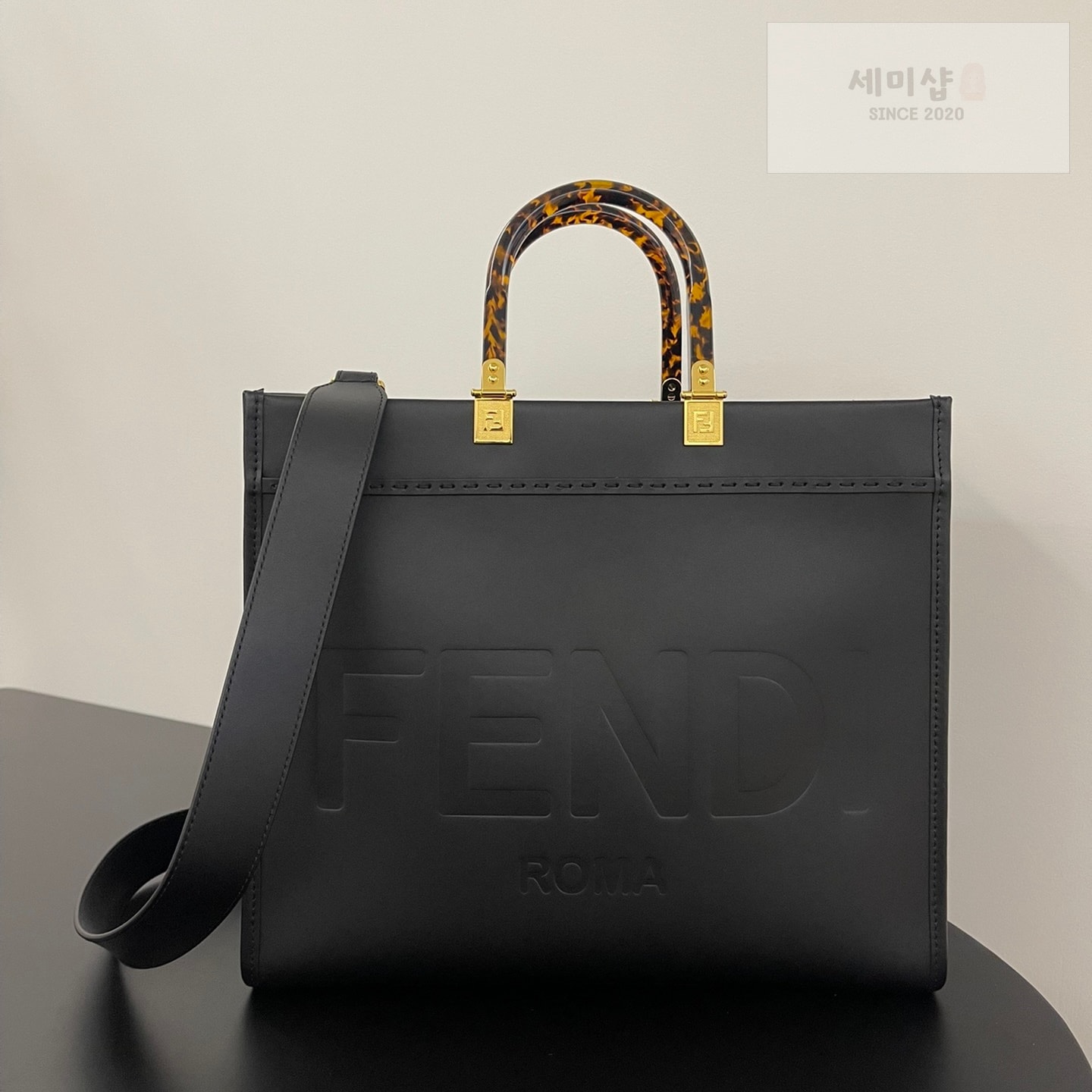 펜디 펜디 미디움 션샤인 쇼퍼백 블랙 Bag 3번 이미지