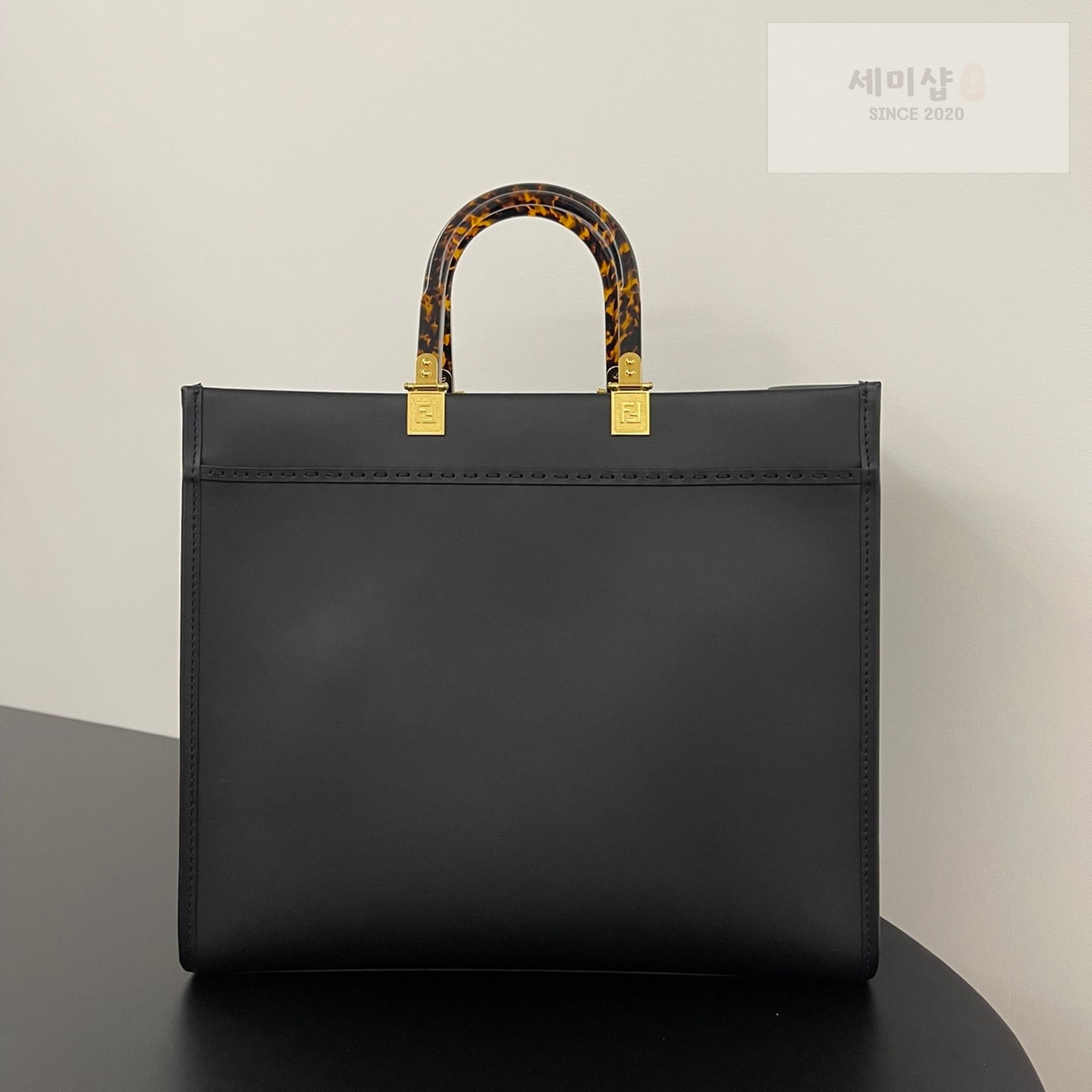펜디 펜디 미디움 션샤인 쇼퍼백 블랙 Bag 1번 이미지