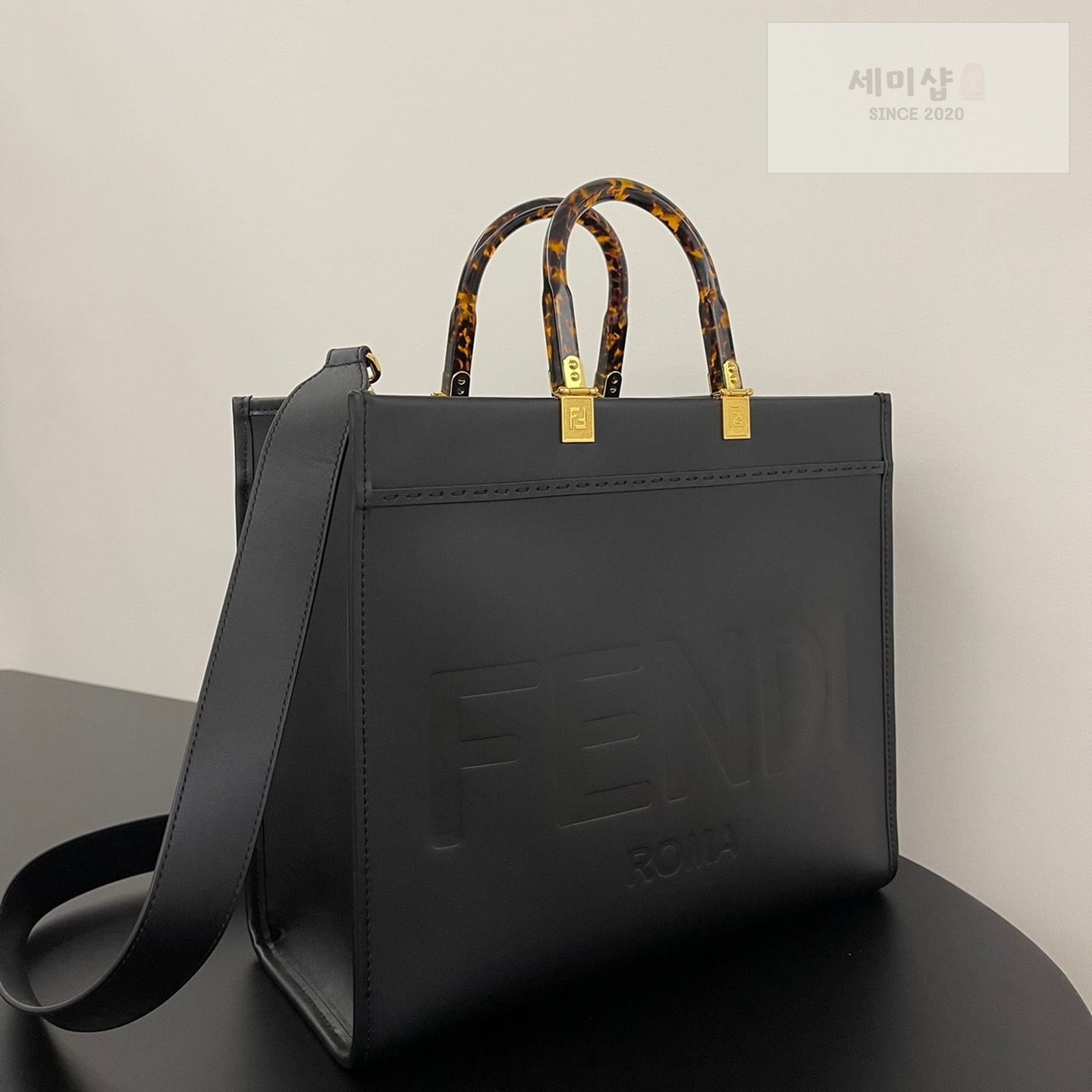 펜디 펜디 미디움 션샤인 쇼퍼백 블랙 Bag 4번 이미지