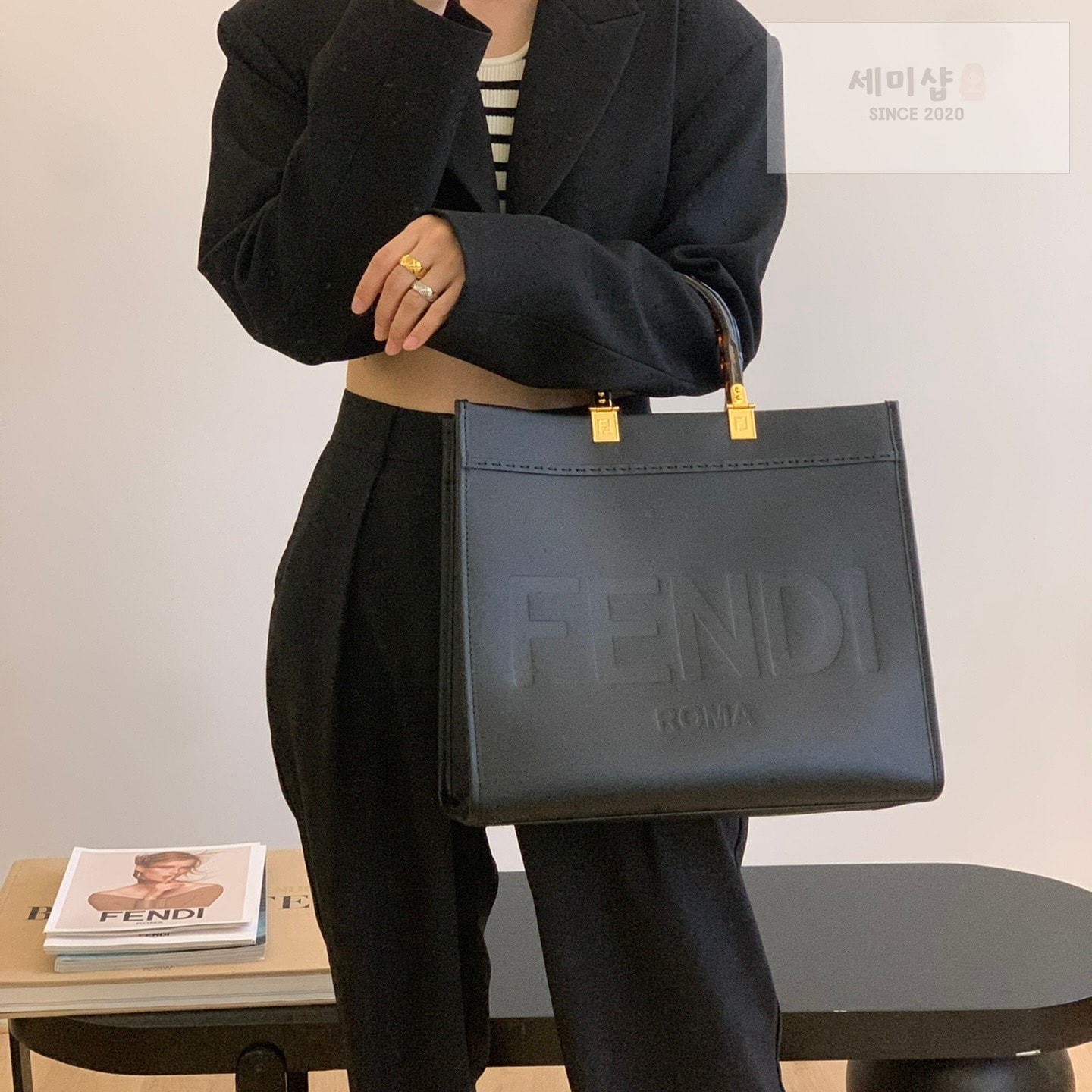 펜디 펜디 미디움 션샤인 쇼퍼백 블랙 Bag 8번 이미지