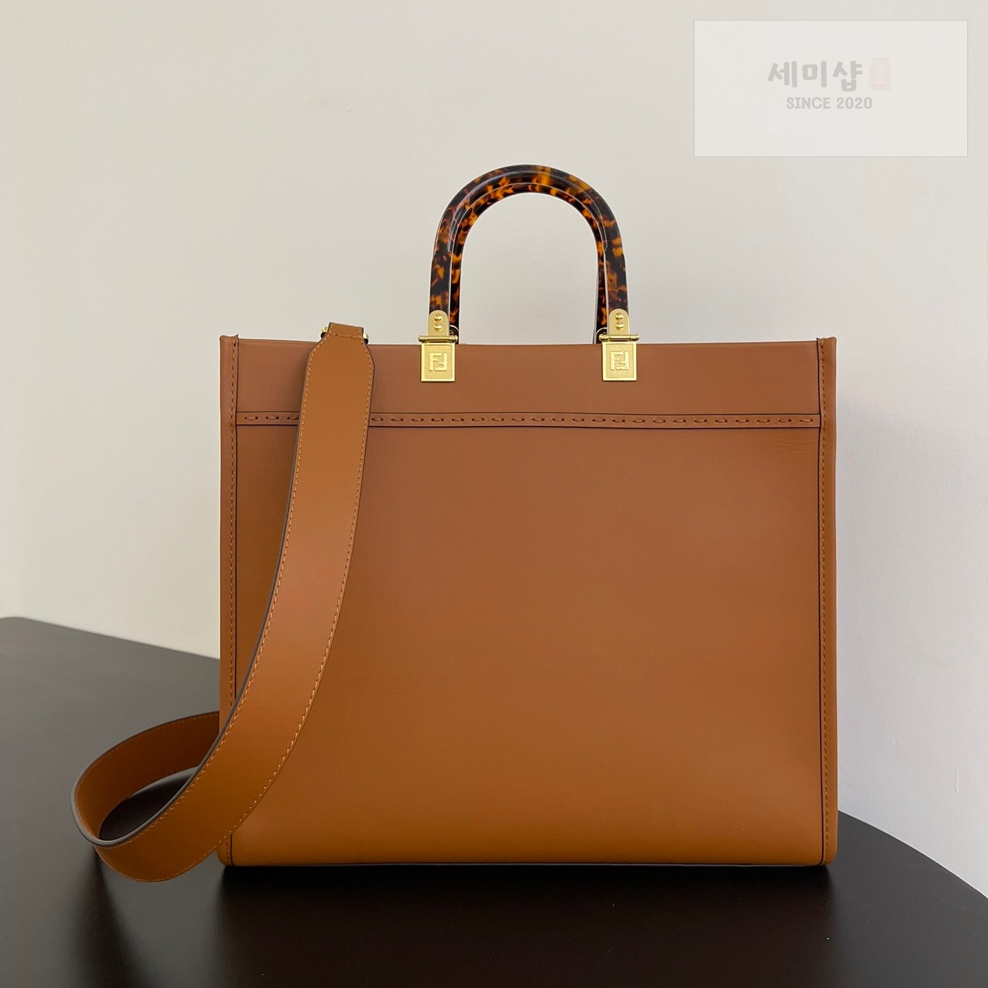 펜디 펜디 미디움 션샤인 쇼퍼백 카멜 Bag 5번 이미지