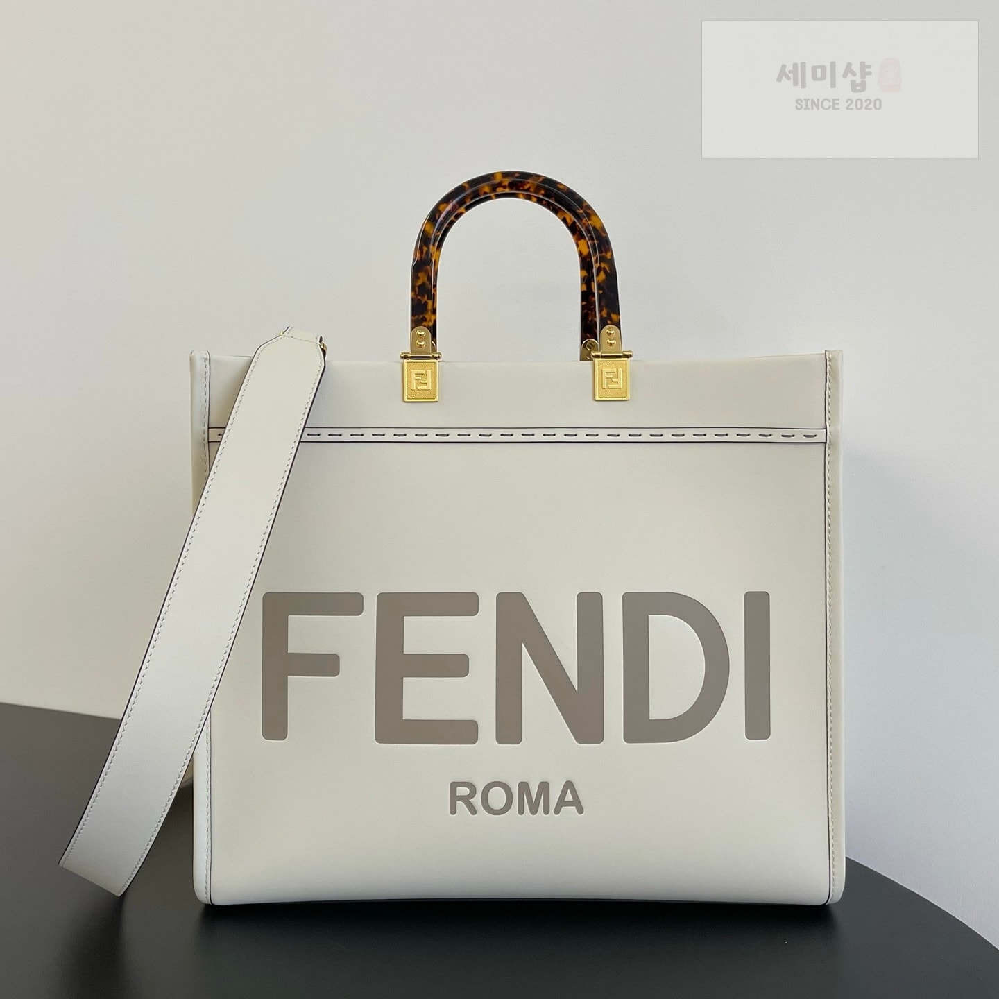 펜디 펜디 미디움 션샤인 쇼퍼백 크림 Bag 1번 이미지