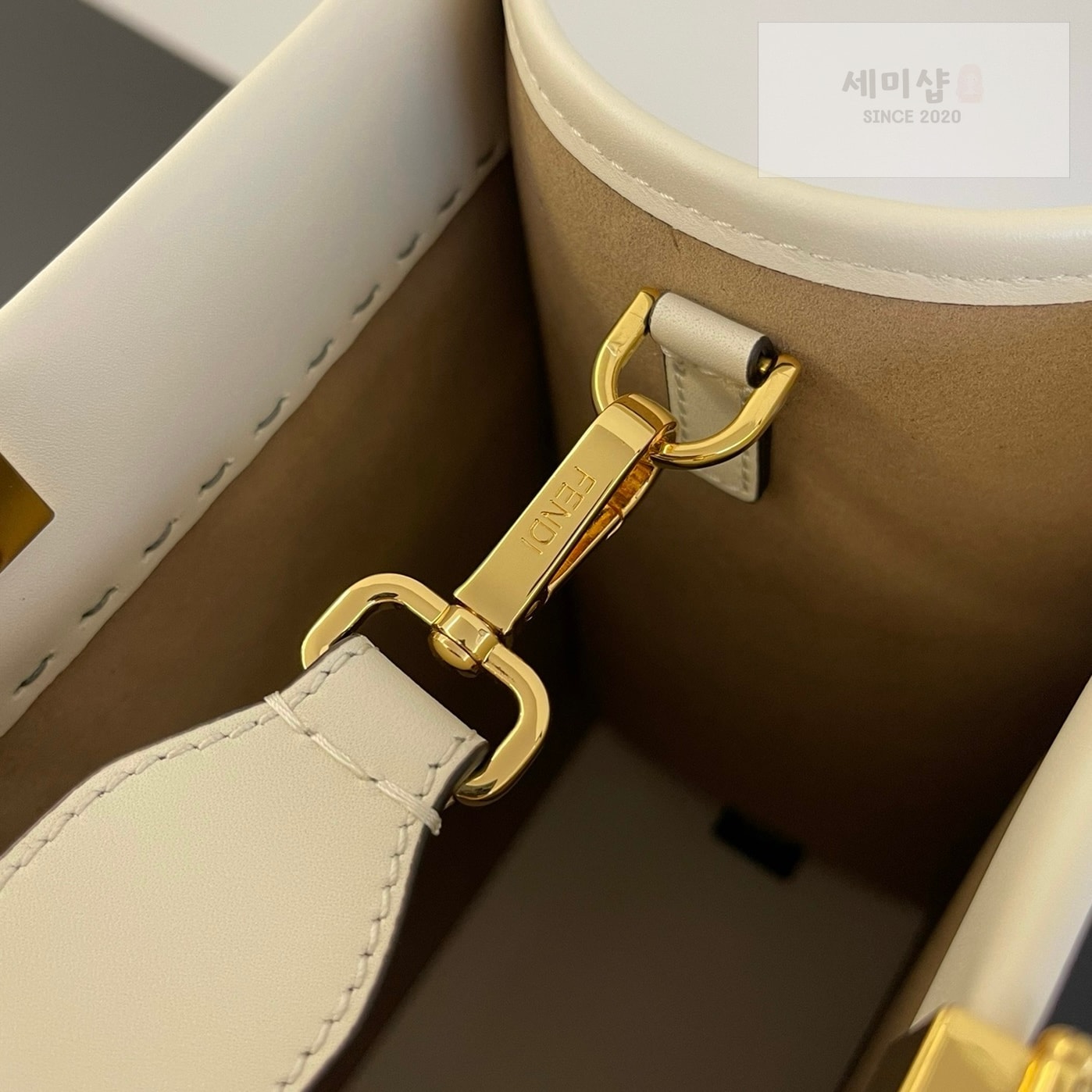 펜디 펜디 미디움 션샤인 쇼퍼백 크림 Bag 6번 이미지