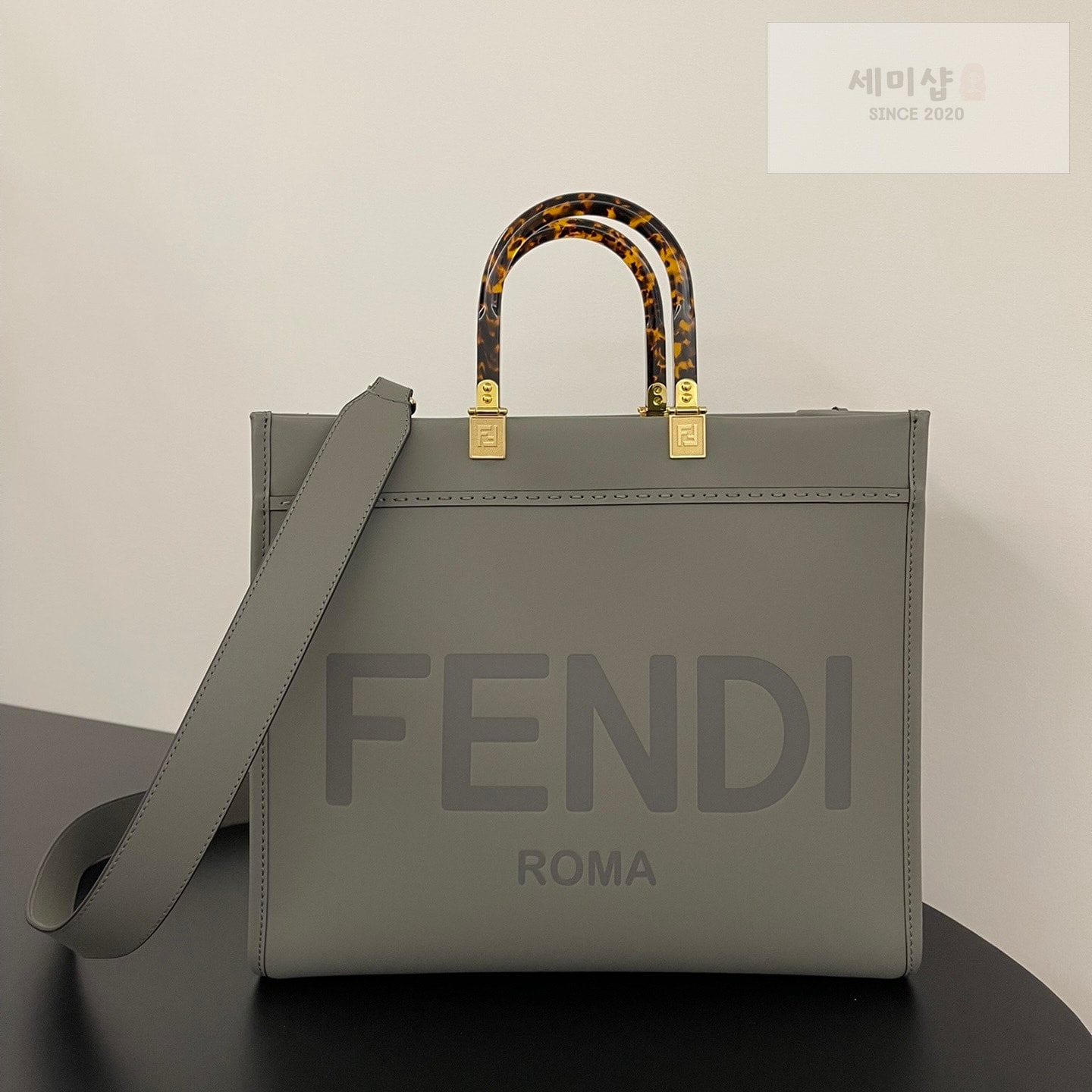 펜디 펜디 미디움 션샤인 쇼퍼백 그레이 Bag 1번 이미지