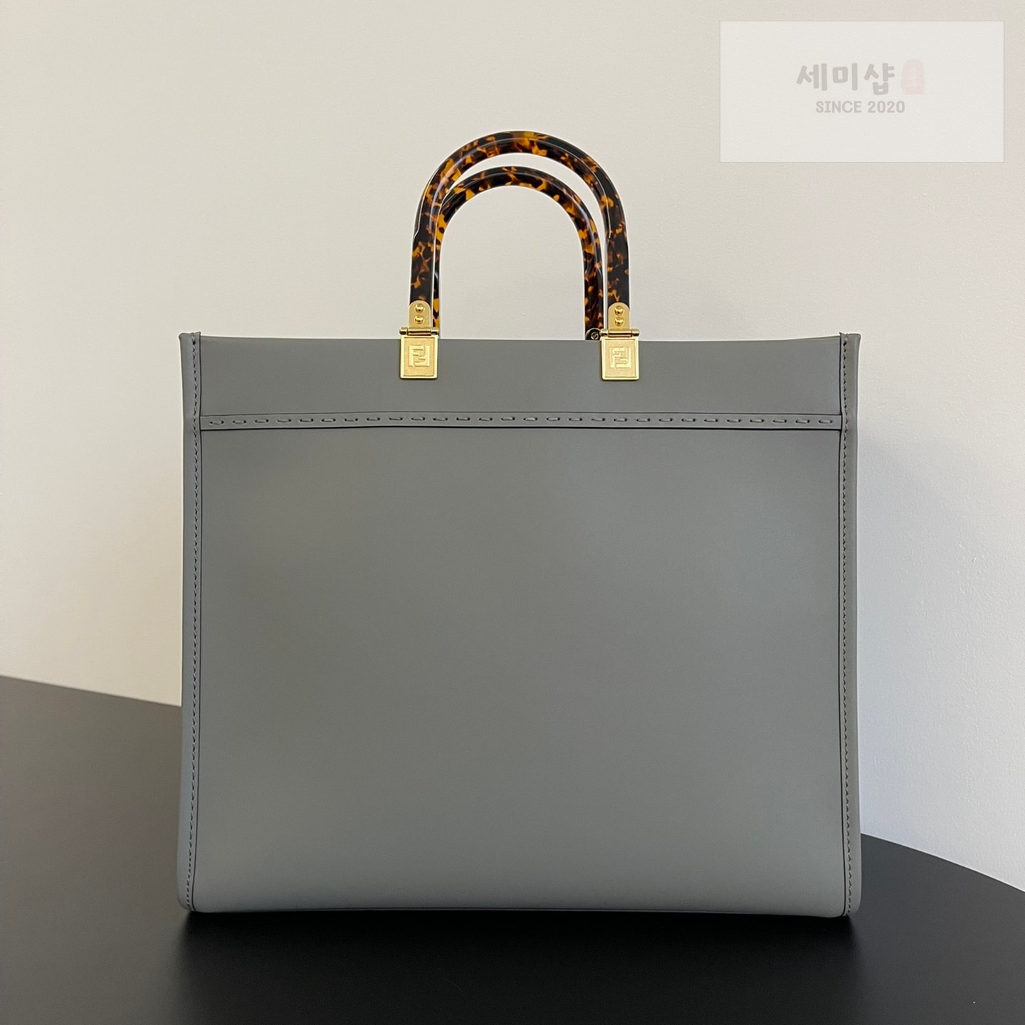 펜디 펜디 미디움 션샤인 쇼퍼백 그레이 Bag 2번 이미지