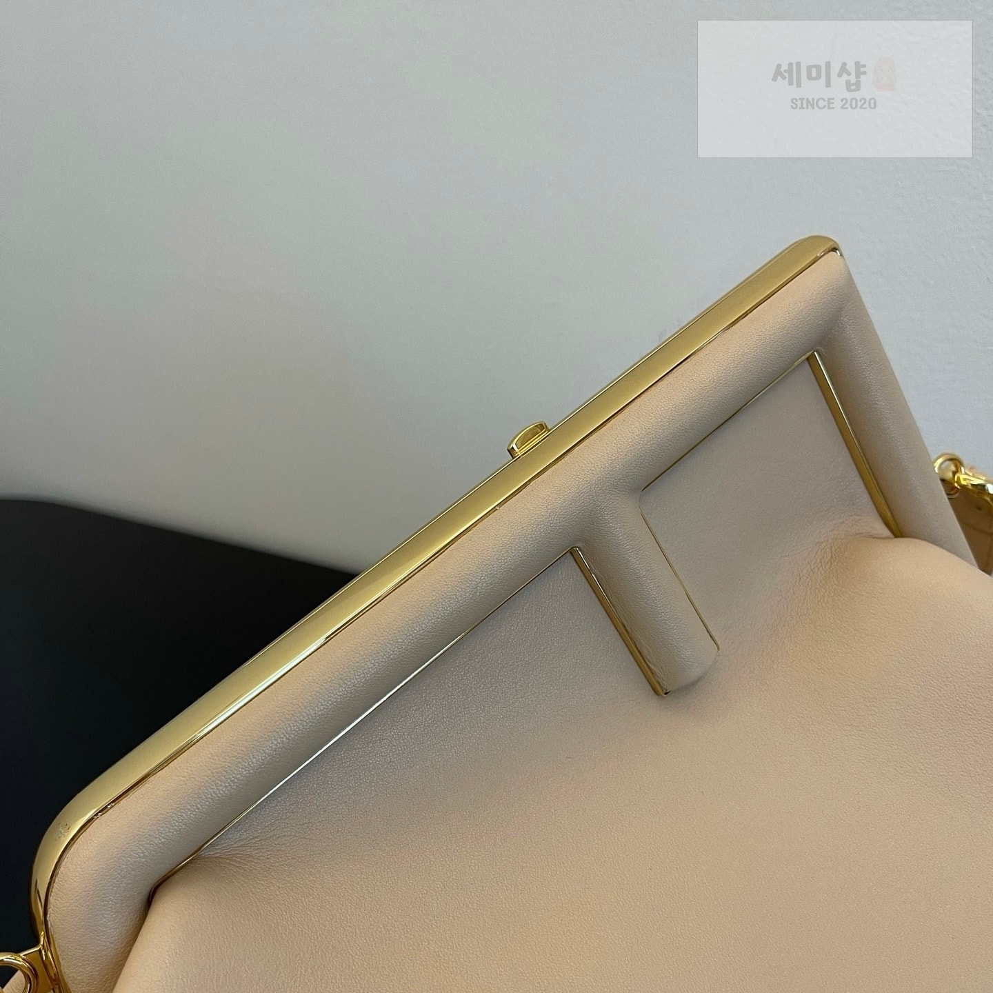 펜디 펜디 미디움 퍼스트백 라이트 베이지 Bag 5번 이미지