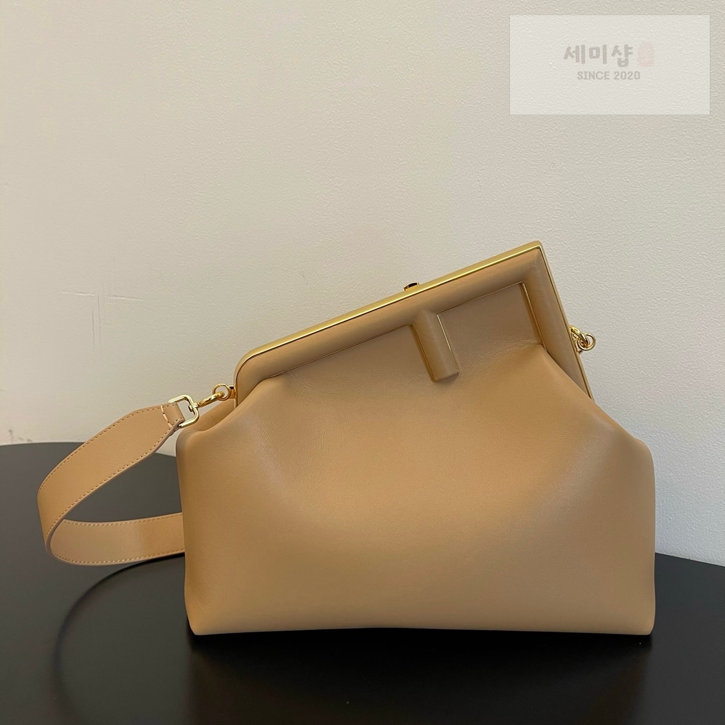 펜디 펜디 미디움 퍼스트백 웜 베이지 Bag 1번 이미지