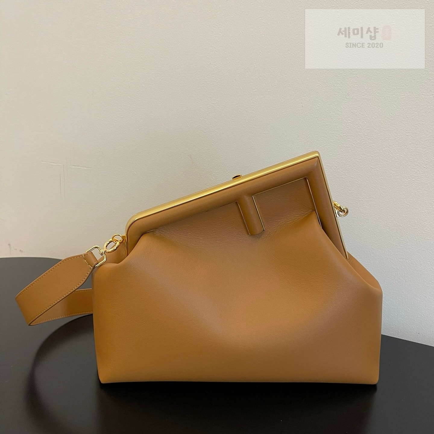 펜디 펜디 미디움 퍼스트백 탄(브라운) Bag 1번 이미지