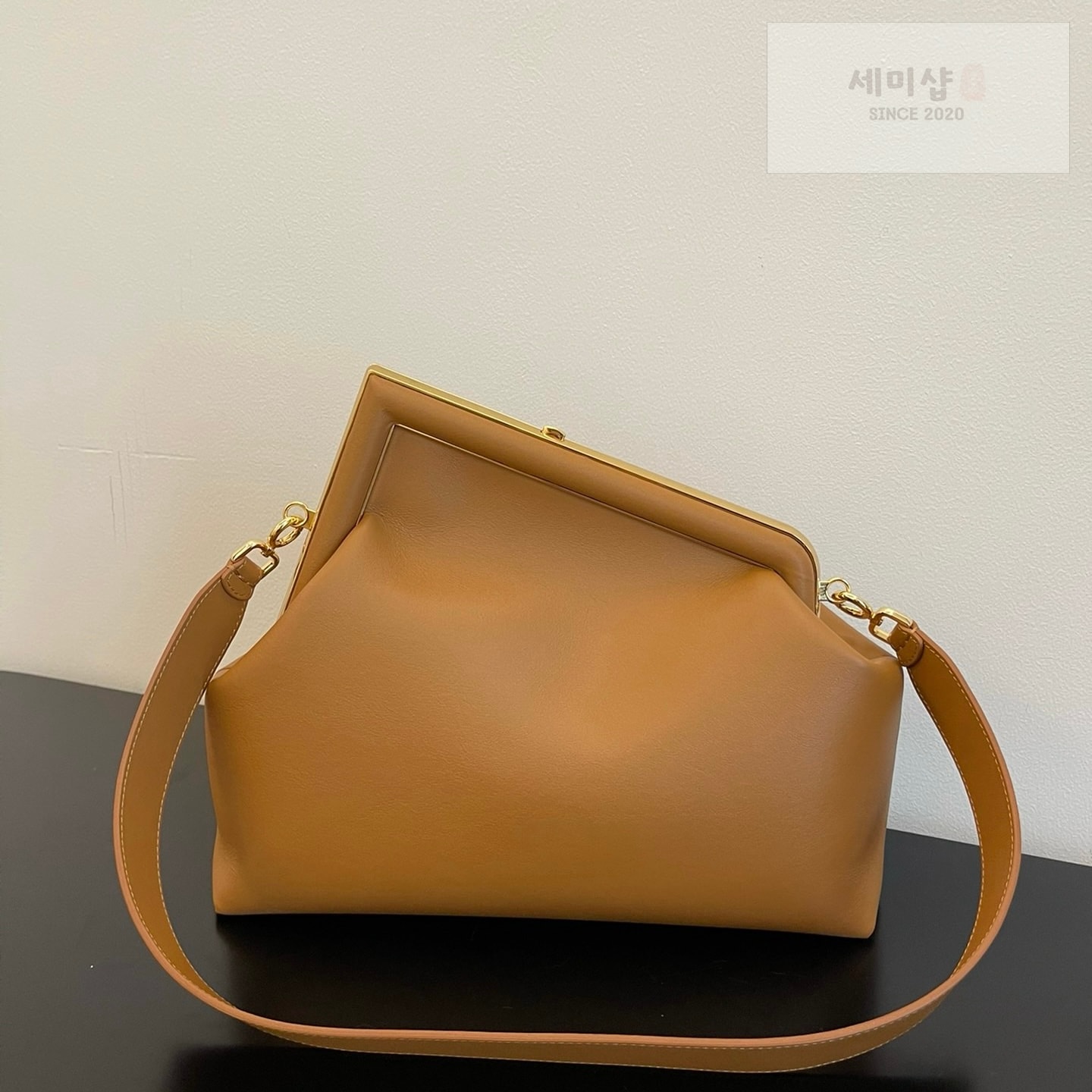 펜디 펜디 미디움 퍼스트백 탄(브라운) Bag 2번 이미지