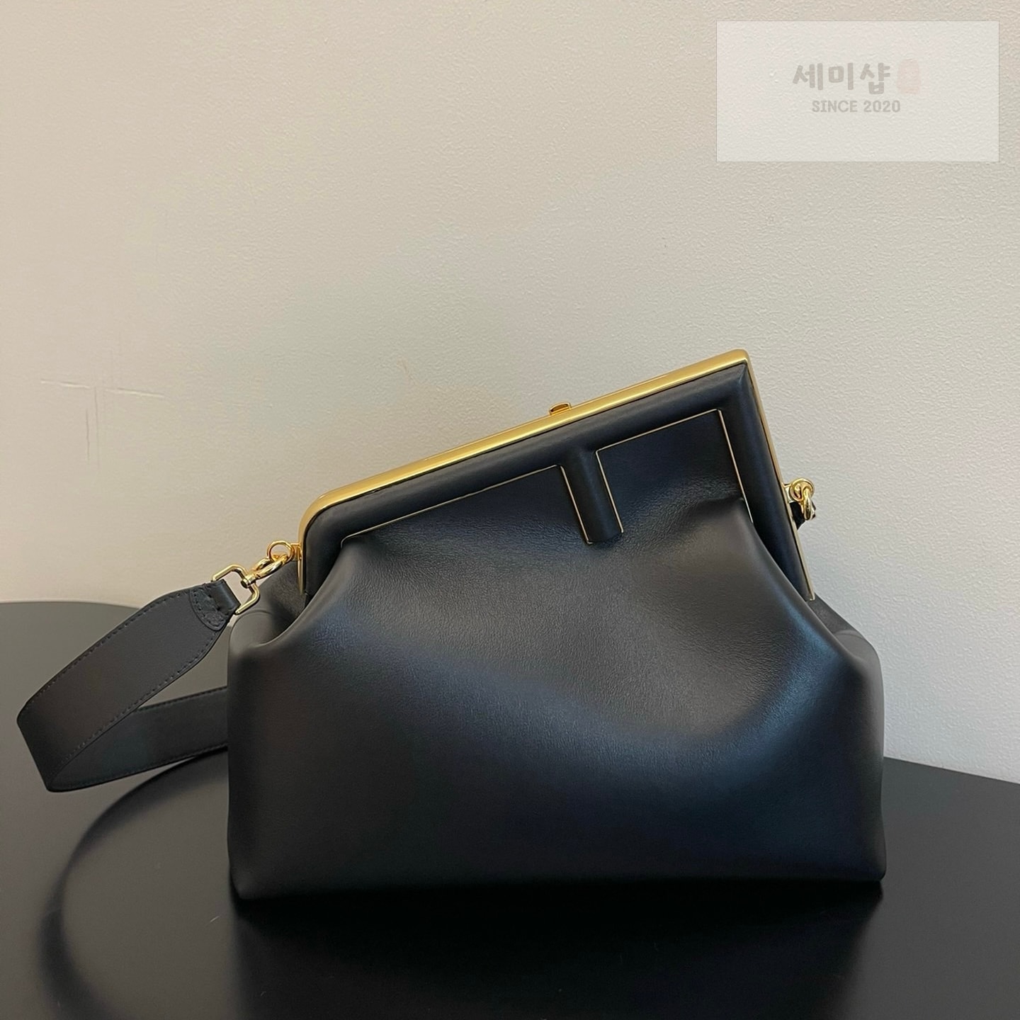 펜디 펜디 미디움 퍼스트백 블랙 Bag 1번 이미지