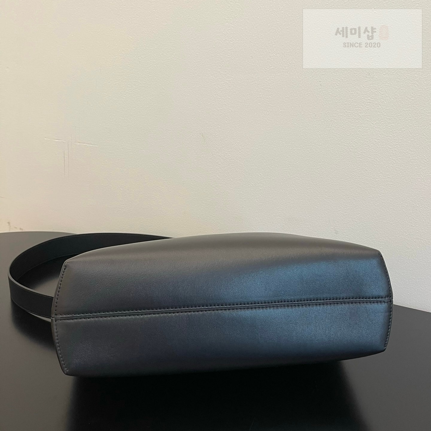 펜디 펜디 미디움 퍼스트백 블랙 Bag 4번 이미지